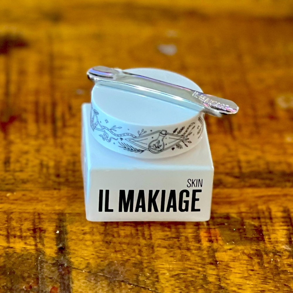 IL MAKIAGE blur and wrinkle cream